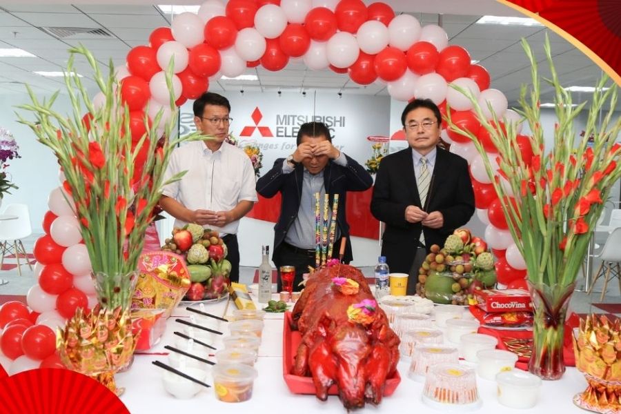 le cung khai truong cua hang 1